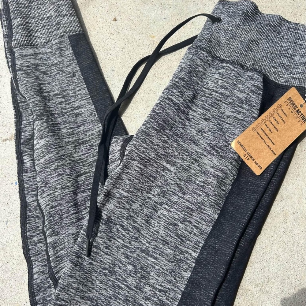 VS/PINK joggers